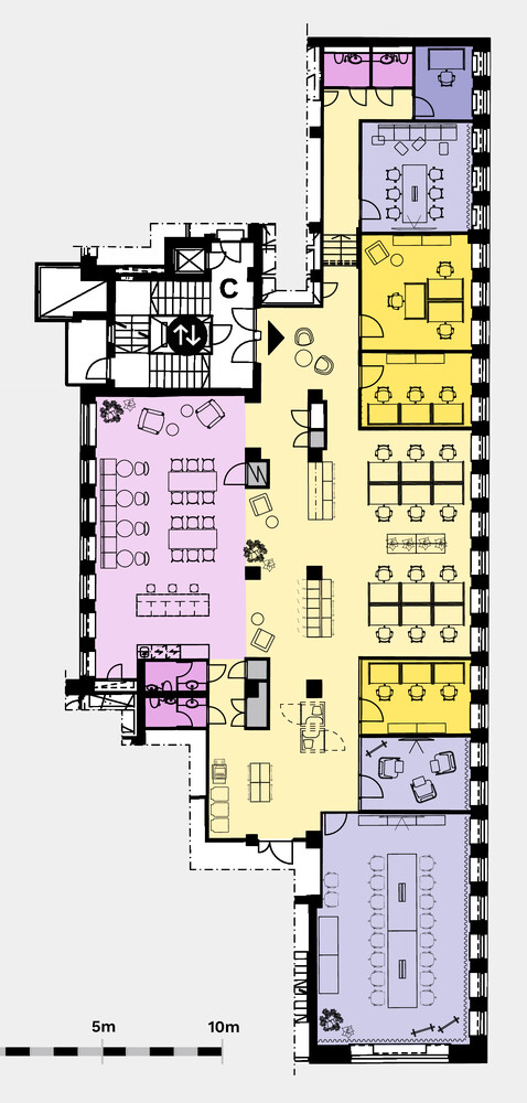 Toimisto 416 m2